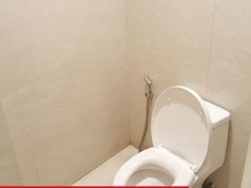 DISEWAKAN GEDUNG KOMERSIL At SENOPATI Ry , IDR. 2,5 M/thn