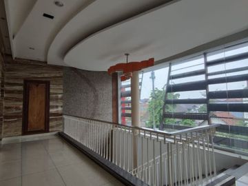 GEDUNG / KANTOR STRATEGIS at Jl TEBET BARAT DALAM, JAKSEL