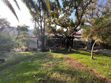 Casa de Lujo en Venta Fracc Las Cañadas Club de Golf vista Arbolada en Zapopan