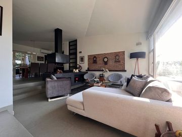 Casa de Lujo en Venta Fracc Las Cañadas Club de Golf vista Arbolada en Zapopan