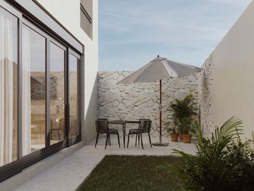 Se Vende Casa en Valle de Juriquilla, Estudio o 4ta Recamara en PB, 4 Baños