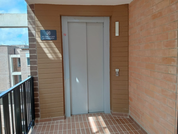 apartamento en arriendo en lorient. Cod A400756
