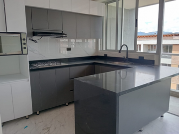 apartamento en arriendo en lorient. Cod A400756