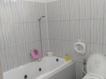 Rumah di Pancoran Mas, 3Lt, Full Furn, Cluster di Kali Licin