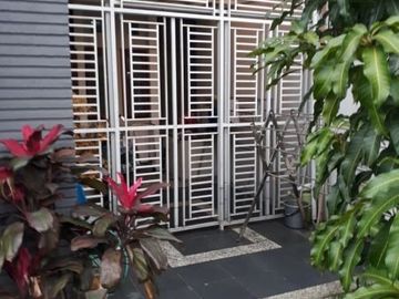 Rumah nyaman di Cisaranten, dekat Arcamanik dan Antapani