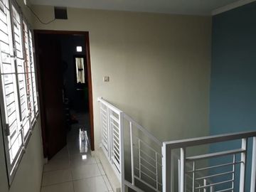 Rumah nyaman di Cisaranten, dekat Arcamanik dan Antapani