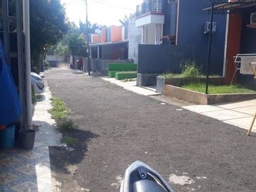 DIJUAL RUMAH 1 LT, LINGKUNGAN ASRI DALAM CLUSTER DI SAWANGAN DEPOK