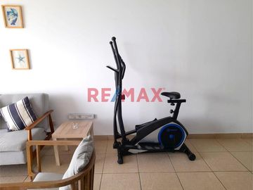 🏖️ ¡LINDO DEPARTAMENTO EN ALQUILER EN PLAYA SEÑORITAS – PUNTA HERMOSA! 🌊
📍 Ubicado frente a la Playa Señoritas, en segunda planta, vista directa al m