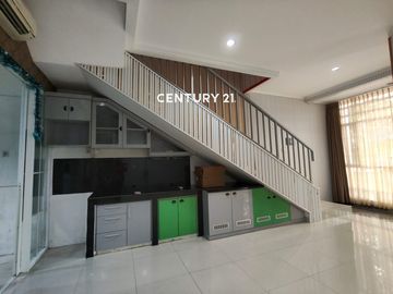 Disewakan Rumah Kondisi Rapi Siap Huni Di Discovery Bintaro