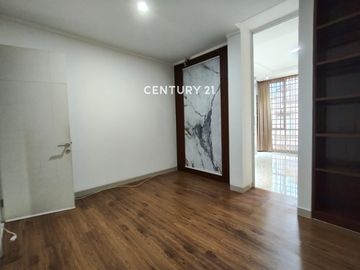 Disewakan Rumah Kondisi Rapi Siap Huni Di Discovery Bintaro
