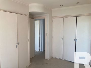 Departamento en venta de 7 dormitorios c/ cochera en Playa Grande