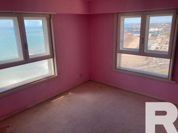 Departamento en venta de 7 dormitorios c/ cochera en Playa Grande