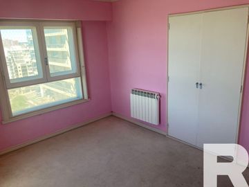 Departamento en venta de 7 dormitorios c/ cochera en Playa Grande