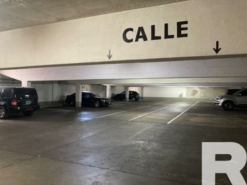 Departamento en venta de 7 dormitorios c/ cochera en Playa Grande