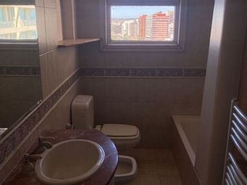 Departamento en venta de 7 dormitorios c/ cochera en Playa Grande