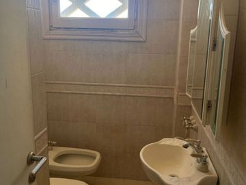 Departamento en venta de 7 dormitorios c/ cochera en Playa Grande