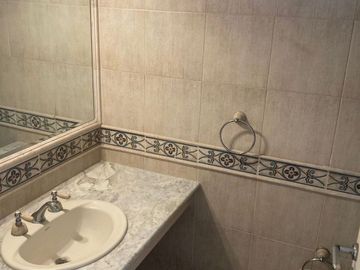 Departamento en venta de 7 dormitorios c/ cochera en Playa Grande