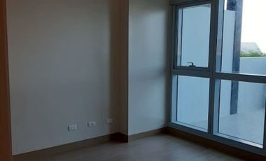 Condo unit foe sale near Mall of Asia
