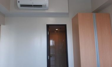 Condo unit foe sale near Mall of Asia