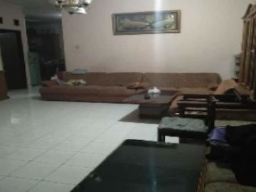 Rumah nyaman dan luas di kawaluyaan