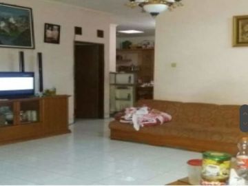 Rumah nyaman dan luas di kawaluyaan