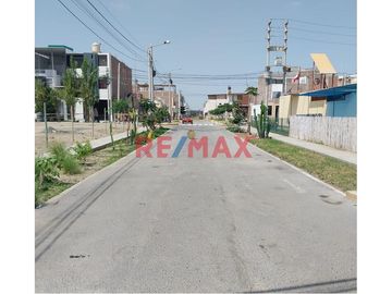 🌅 ¡Tu nuevo hogar te espera en la mejor zona de Nuevo Chimbote! 🌅

Te presentamos un hermoso terreno en el desarrollo de Los Portales, Villas de la