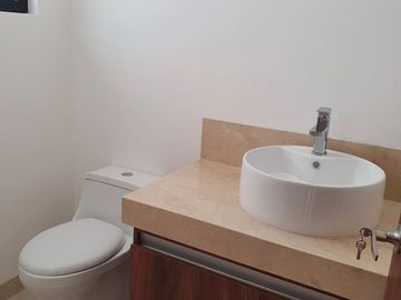 Residencia en Portanova, de Autor, Jardín, Sala TV, 3 Recamaras, de LUJO