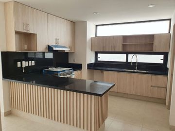 Residencia en Portanova, de Autor, Jardín, Sala TV, 3 Recamaras, de LUJO