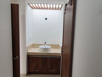 Residencia en Portanova, de Autor, Jardín, Sala TV, 3 Recamaras, de LUJO
