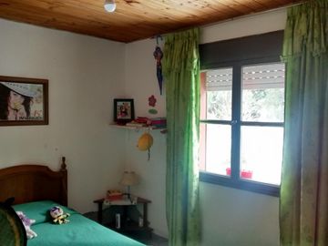 Vivienda de tres dormitorios en proximidad del Lago Moreno. Barrio Covibar