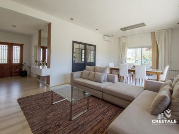Casa 3 dormotorios en venta - Haras de Funes
