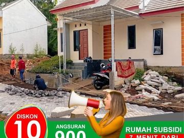 Hunian Area Pakis Nyaman design Modern Minimalis