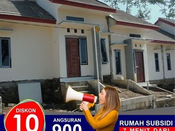 Hunian Area Pakis Nyaman design Modern Minimalis