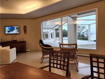 VENTA CASA ESPECTACULAR MANSIÓN CON COSTA AL LAGO