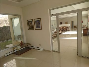 VENTA CASA ESPECTACULAR MANSIÓN CON COSTA AL LAGO