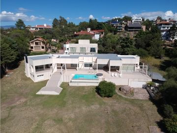 VENTA CASA ESPECTACULAR MANSIÓN CON COSTA AL LAGO