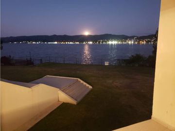 VENTA CASA ESPECTACULAR MANSIÓN CON COSTA AL LAGO