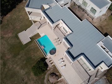 VENTA CASA ESPECTACULAR MANSIÓN CON COSTA AL LAGO