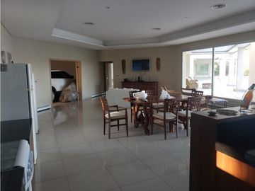 VENTA CASA ESPECTACULAR MANSIÓN CON COSTA AL LAGO
