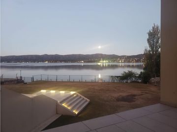 VENTA CASA ESPECTACULAR MANSIÓN CON COSTA AL LAGO