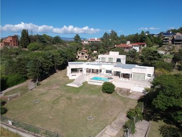 VENTA CASA ESPECTACULAR MANSIÓN CON COSTA AL LAGO