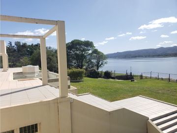 VENTA CASA ESPECTACULAR MANSIÓN CON COSTA AL LAGO