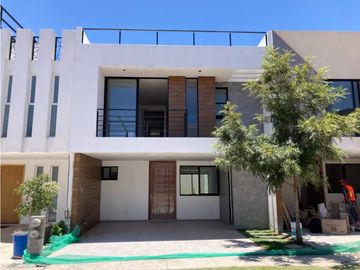 Casa En Venta En Cementera Zona Hermanos Serdán