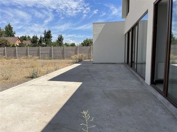 NUEVA 4 Dorm/3 Baños Brisas Norte. Colegio Highlands