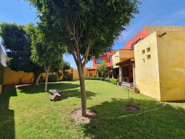 Casa en venta estilo mexicano en Zavaleta