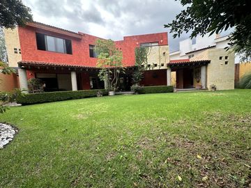 Casa en venta estilo mexicano en Zavaleta
