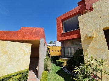 Casa en venta estilo mexicano en Zavaleta