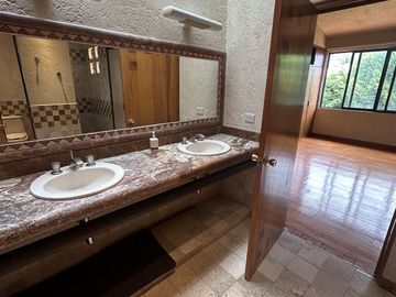 Casa en venta estilo mexicano en Zavaleta