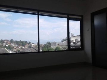 Rumah Baru Cikutra Bandung Utara dekat Universitas Widyatama, antapani