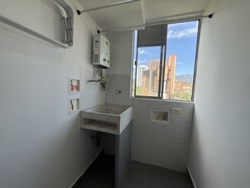 apartamento en arriendo en las lomitas. Cod A515424